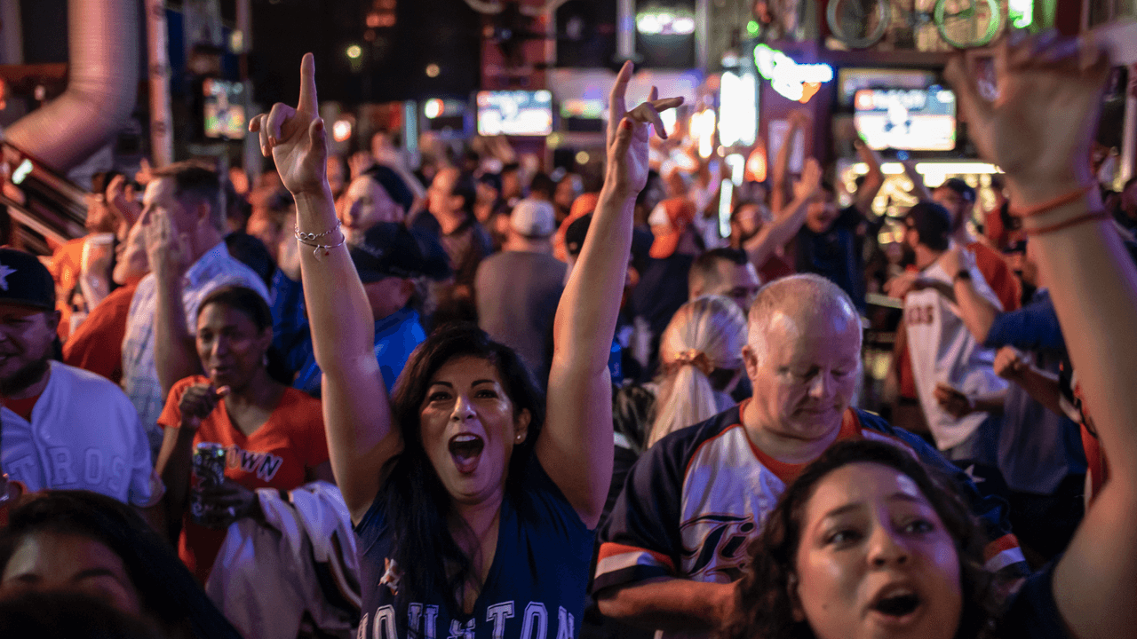 Los 
<b>Astros de Houston</b> ganan 5-0 el tercer juego de la Serie de Campeonato de la Liga Americana este sábado en el Yankee Stadium de Nueva York.