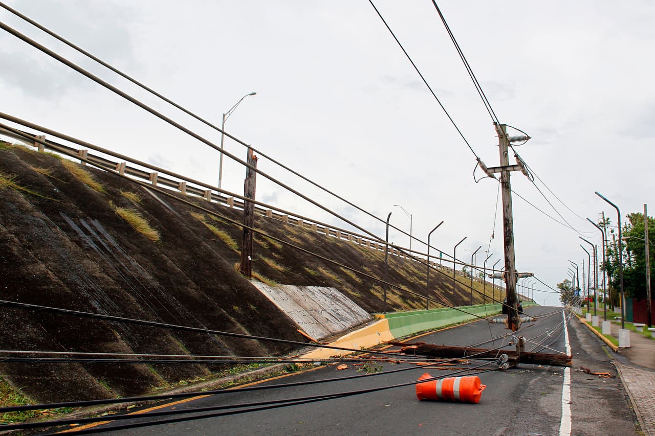 Casi un millón siguen sin electricidad y un cuarto de millón sin agua tras el paso de Irma por Puerto Rico