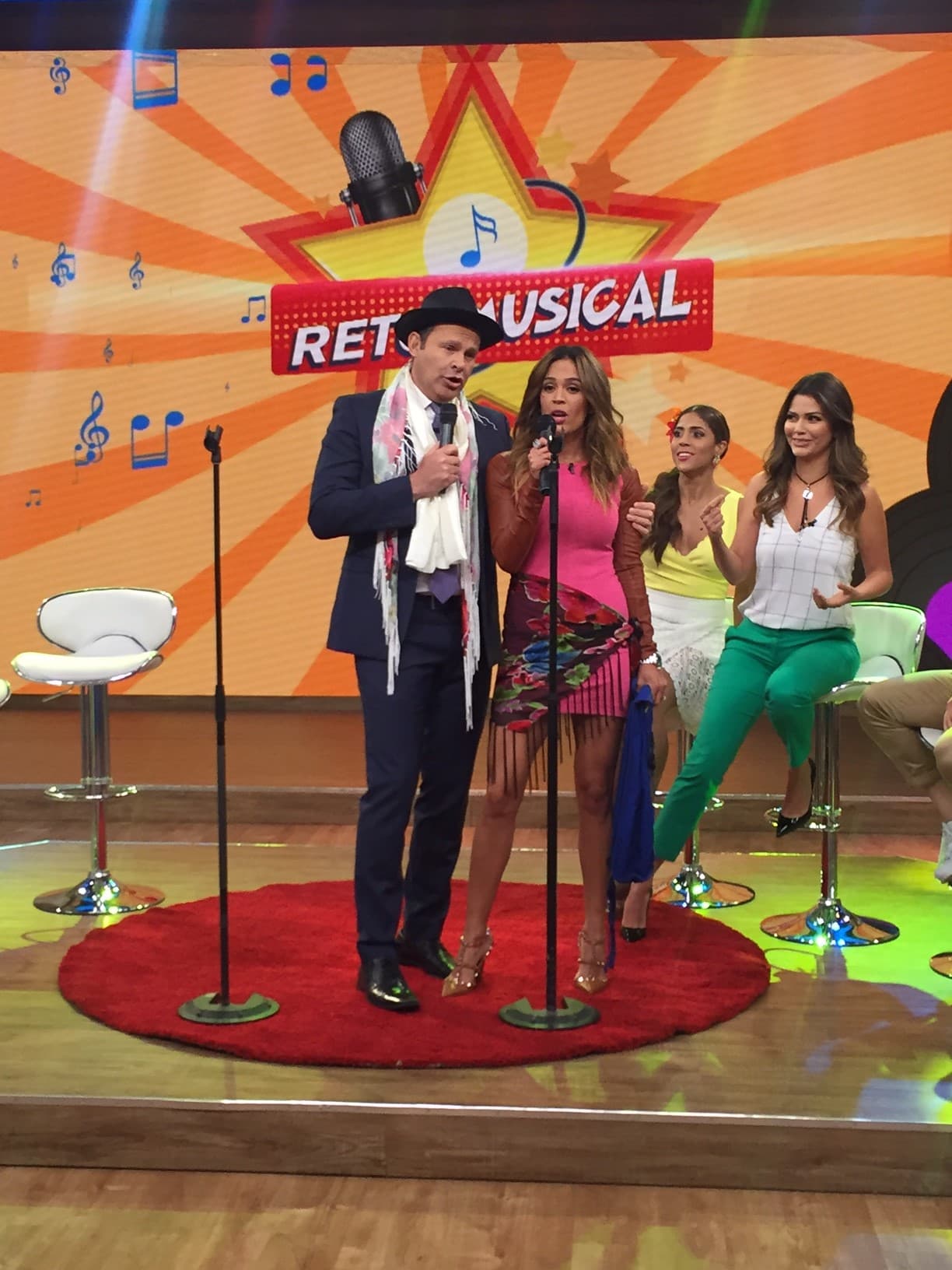 Karla y Alan fueron el primer dueto de la mañana.