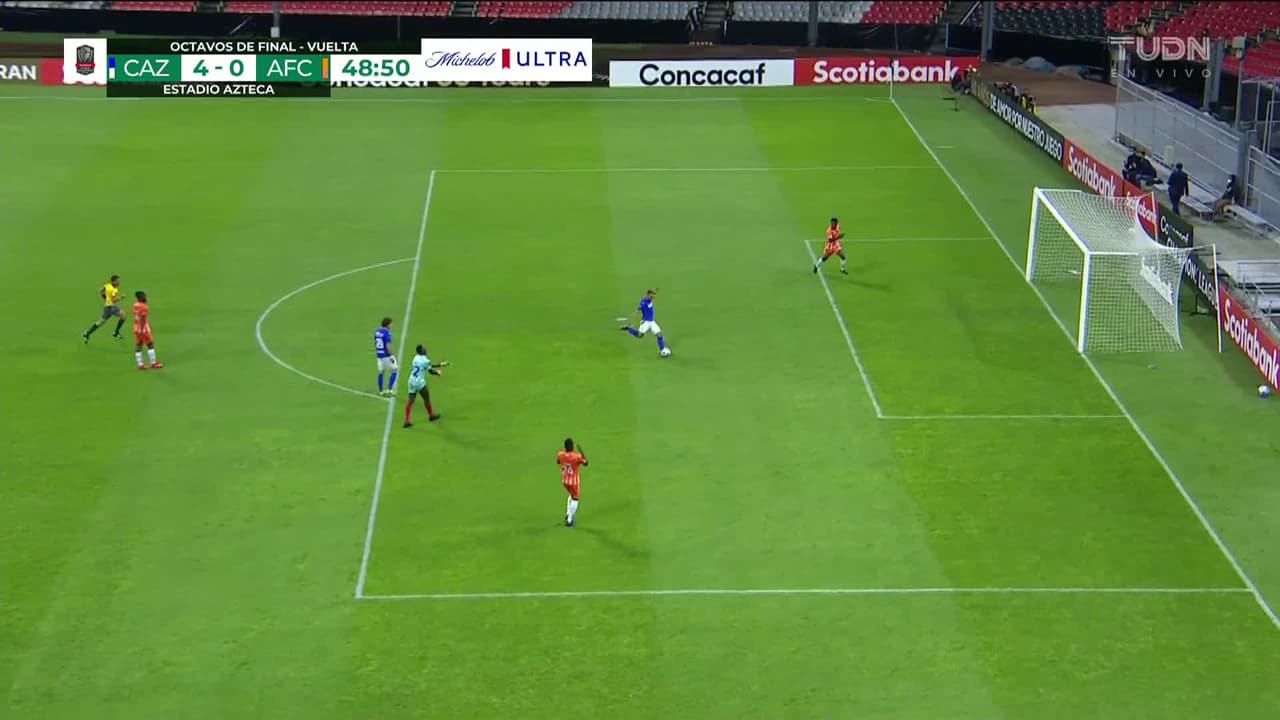 ¡GOL!  anota para Cruz Azul. Walter Montoya