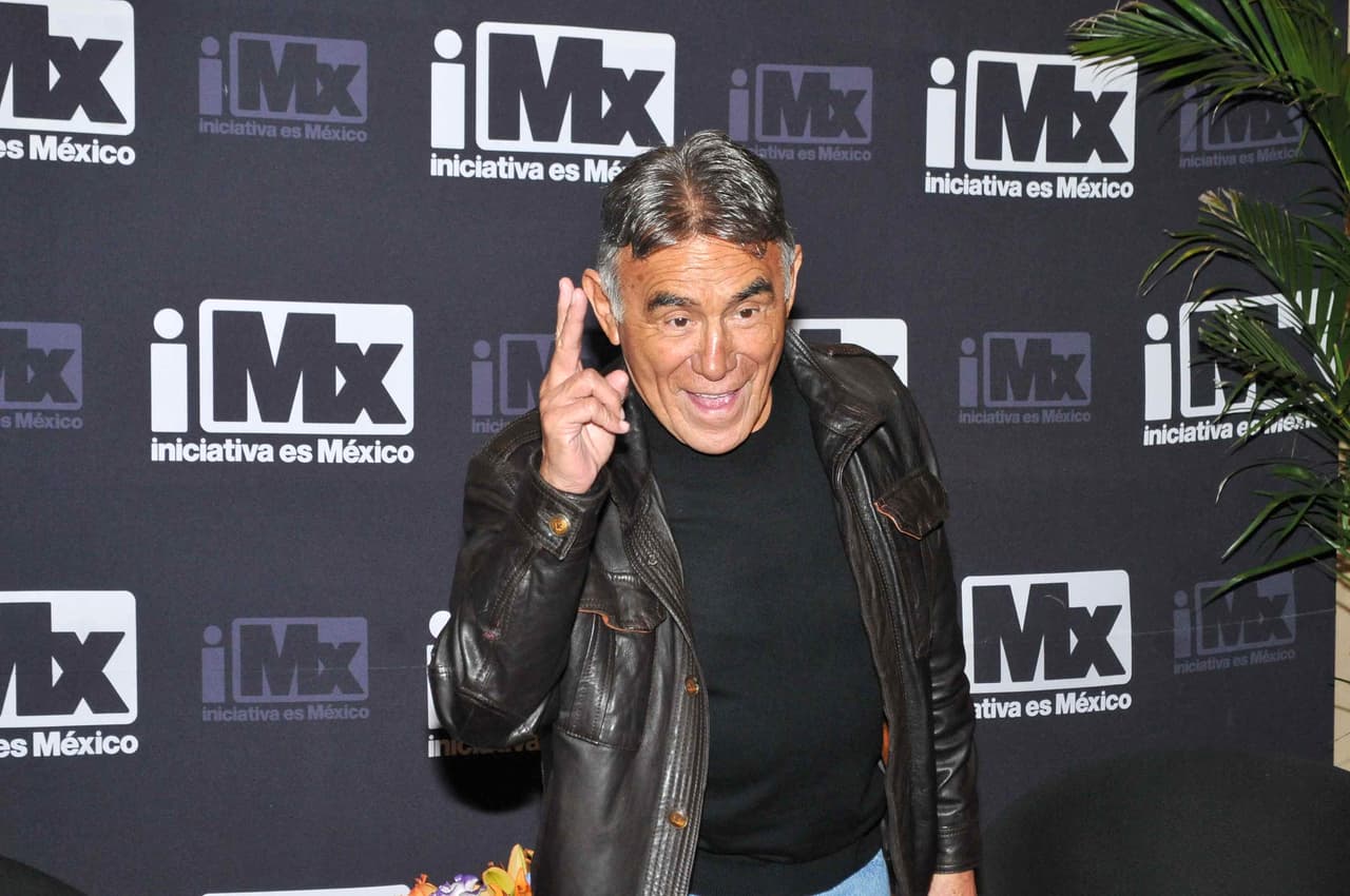 Nació el 21 de octubre de 1938 en la Ciudad de México. 
<br>