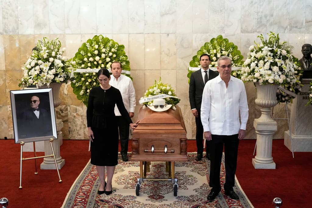 La presencia del mandatario reflejó el reconocimiento institucional a la trayectoria artística de Pérez y su contribución a la cultura dominicana.