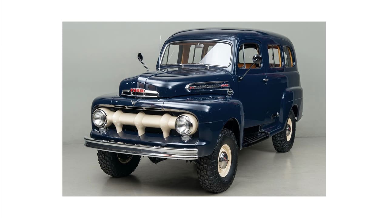 El vehículo resultante fue una 
<b>hermosa camioneta SUV 4X4 </b>con dos puertas de ingreso, similar en ese aspecto a la futura 
<b><a href="https://www.univision.com/noticias/ford/historia-visual-de-la-ford-bronco-fotos" target="_blank">Ford Bronco</a></b>, que no llegaría al mercado por otras 15 años. Aquí vemos un ejemplar de la Ford Ranger Marmon-Herrington de 1951. Entre 1948 y 1953 se produjo un gran total de 52 unidades de la Ford Ranger Marmon-Herrington, lo que hace de ella un modelo de colección excepcionalmente raro e inusual.