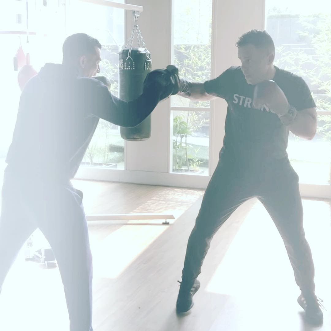 Aunque ambos tienen sus disciplinas favoritas no les cuesta trabajo ejercitarse y cuidar su figura.