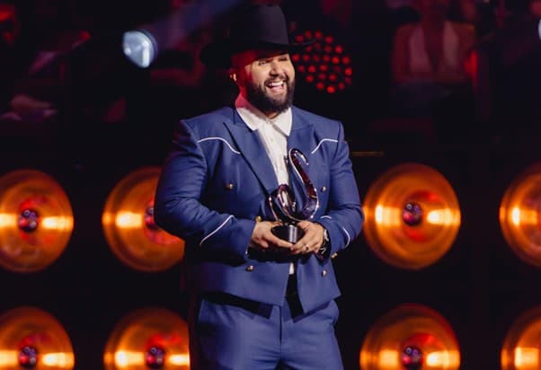 EL GANADOR DEL GRAMMY® CARÍN LEÓN SE REAFIRMA COMO EL ARTISTA MEXICANO 
MÁS INFLUYENTE DE LA INDUSTRIA AL OBTENER CINCO PREMIO LO NUESTRO, POR SEGUNDO AÑO CONSECUTIVO
