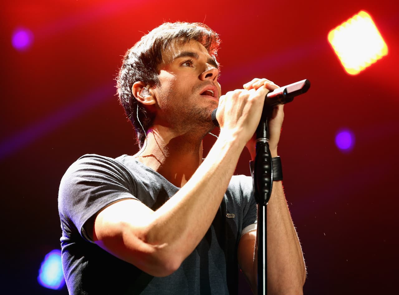 9. Esta es una de las canciones más esperadas del cantante, que a la par de promocionar este lanzamiento, se prepara para cerrar su exitosa gira 'Sex And love'.