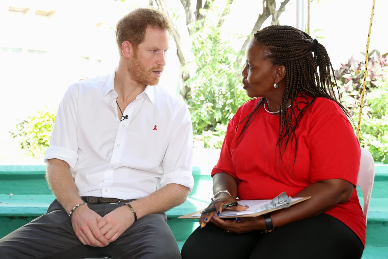 Lo mismo hacía por su lado Harry.