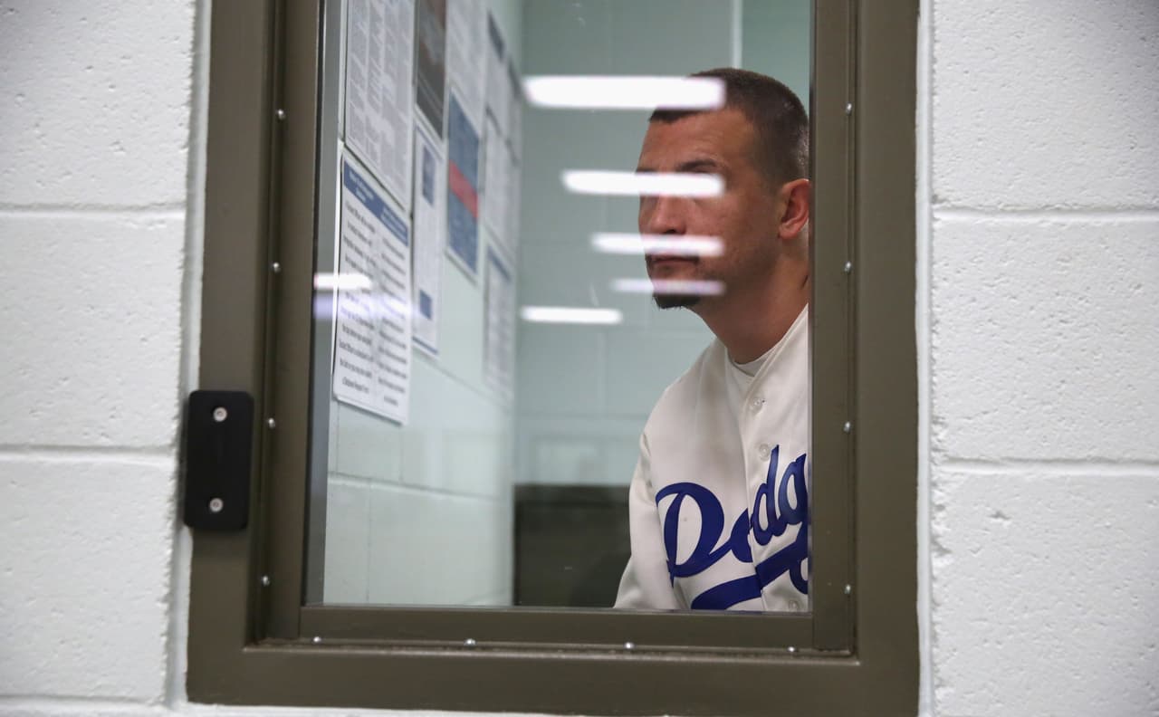 Cárceles de ICE custodiaron más de 320,000 indocumentados durante el año fiscal 2015