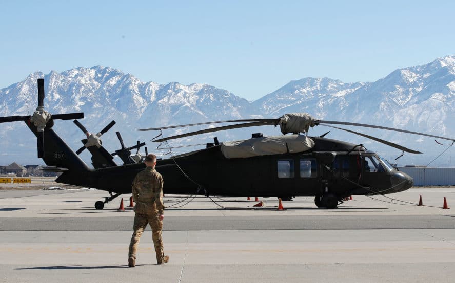 Sin víctimas mortales ni heridos: dos helicópteros Blackhawk se estrellan cerca de una estación de esquí