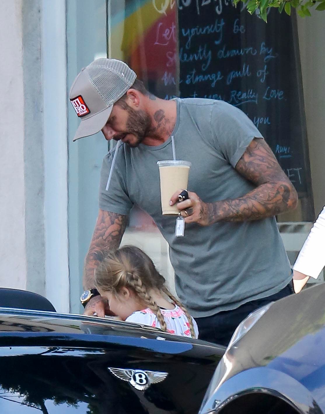 ¿Será que Victoria se enoja si Harper se mancha la ropa?