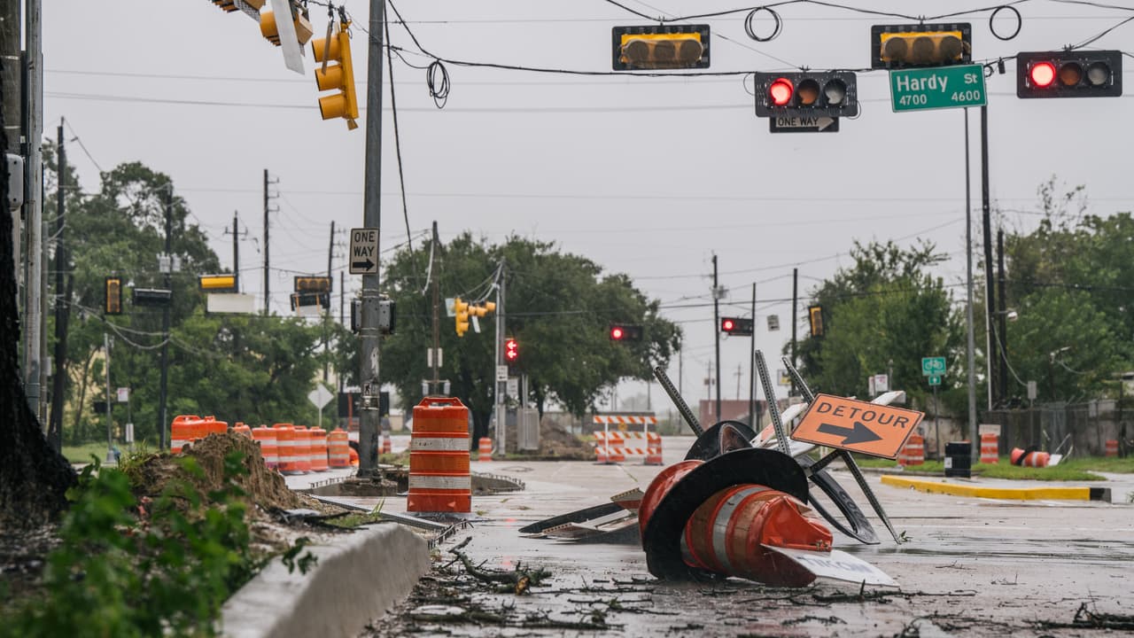 Tormenta tropical 'Nicholas' deja a cerca de medio millón de personas sin energía eléctrica en sus hogares