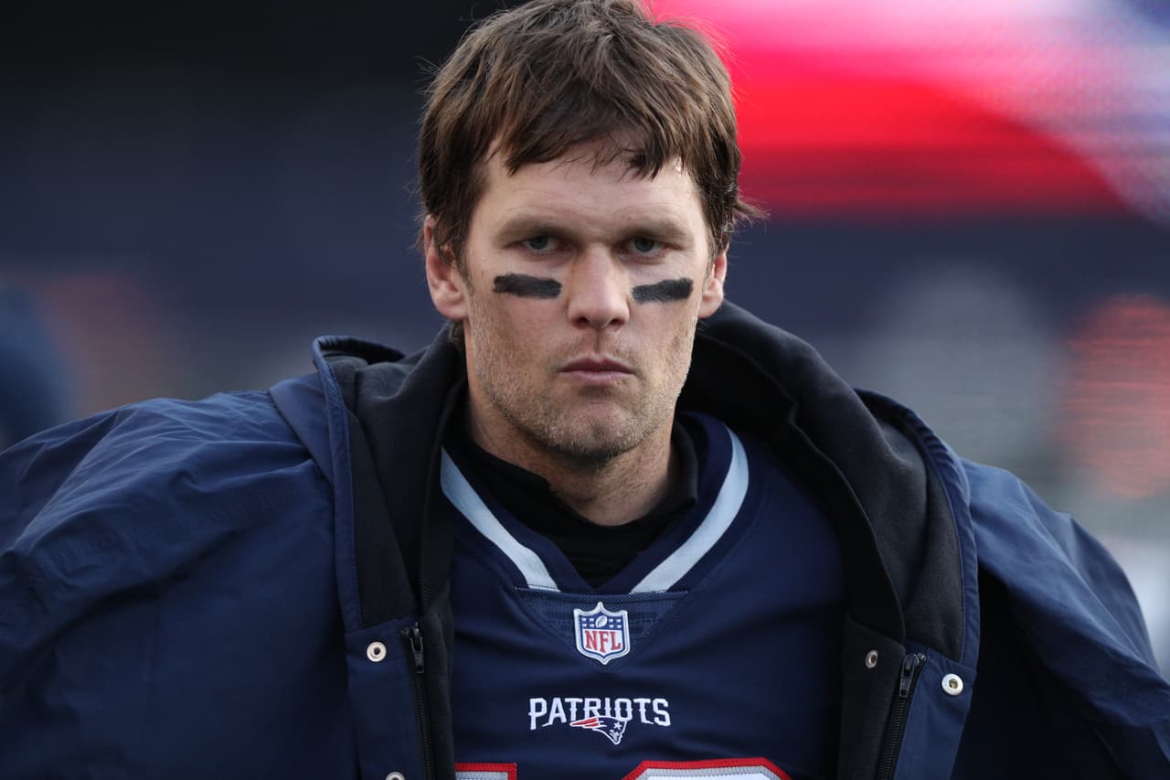 Una bandada de veteranos ganadores del Super Bowl cuyas últimas ofertas firmadas tienen una sensación prehistórica en medio de estas tremendas cantidades de dinero renovado.