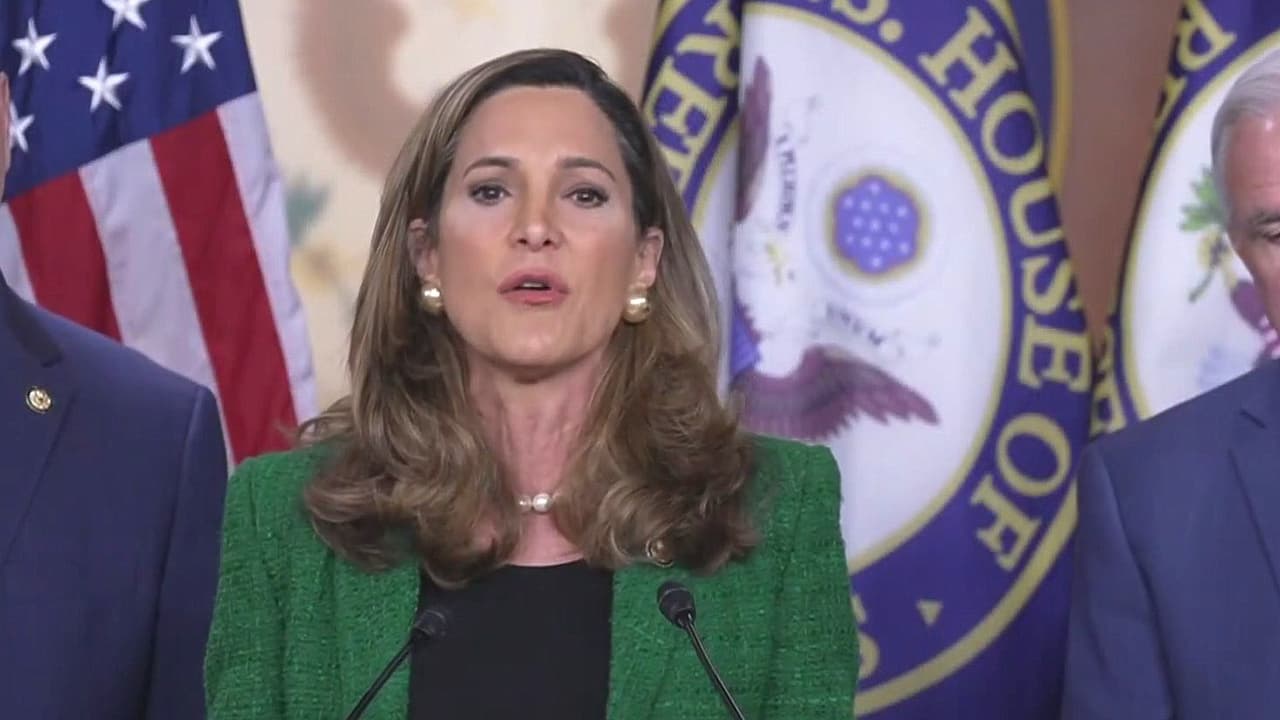 Crece la tensión entre Donald Trump y la congresista María Elvira Salazar por críticas migratorias