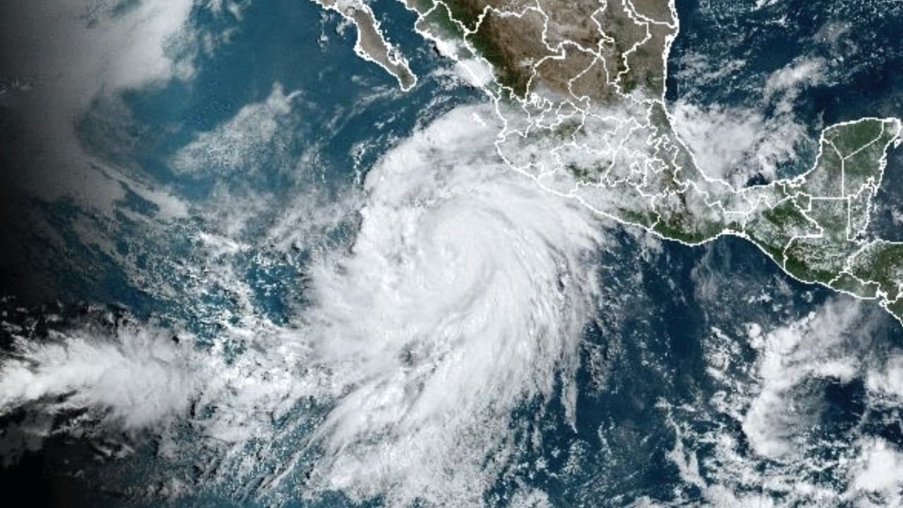 Ante cercanía del huracán Hilary, emiten histórica vigilancia de tormenta tropical al sur de California