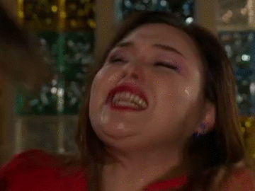 ¡Toma, toma, vete patán! Doris sacó toda su furia.