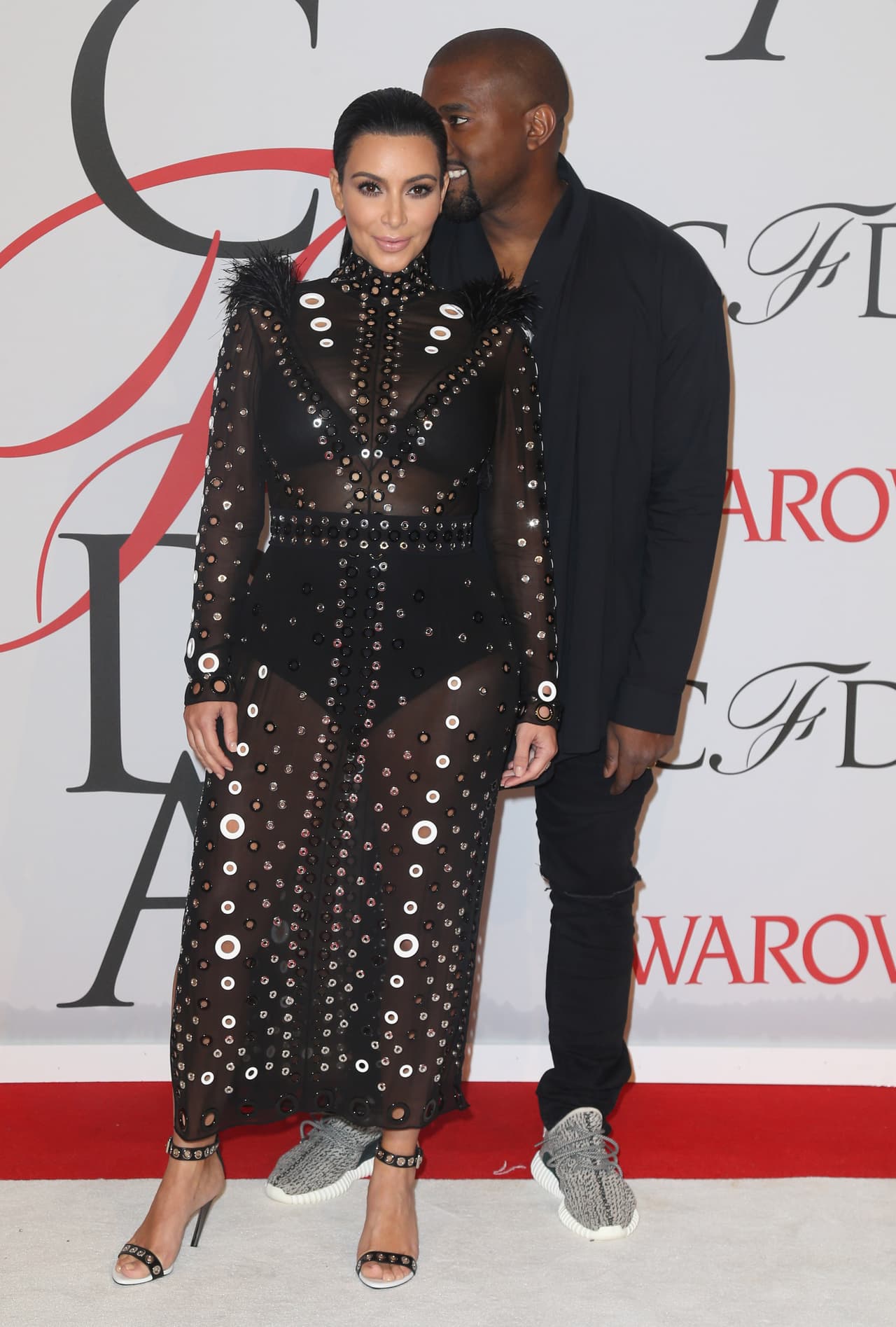 Así lució el famoso matrimonio en los CFDA Fashion Awards 2015.