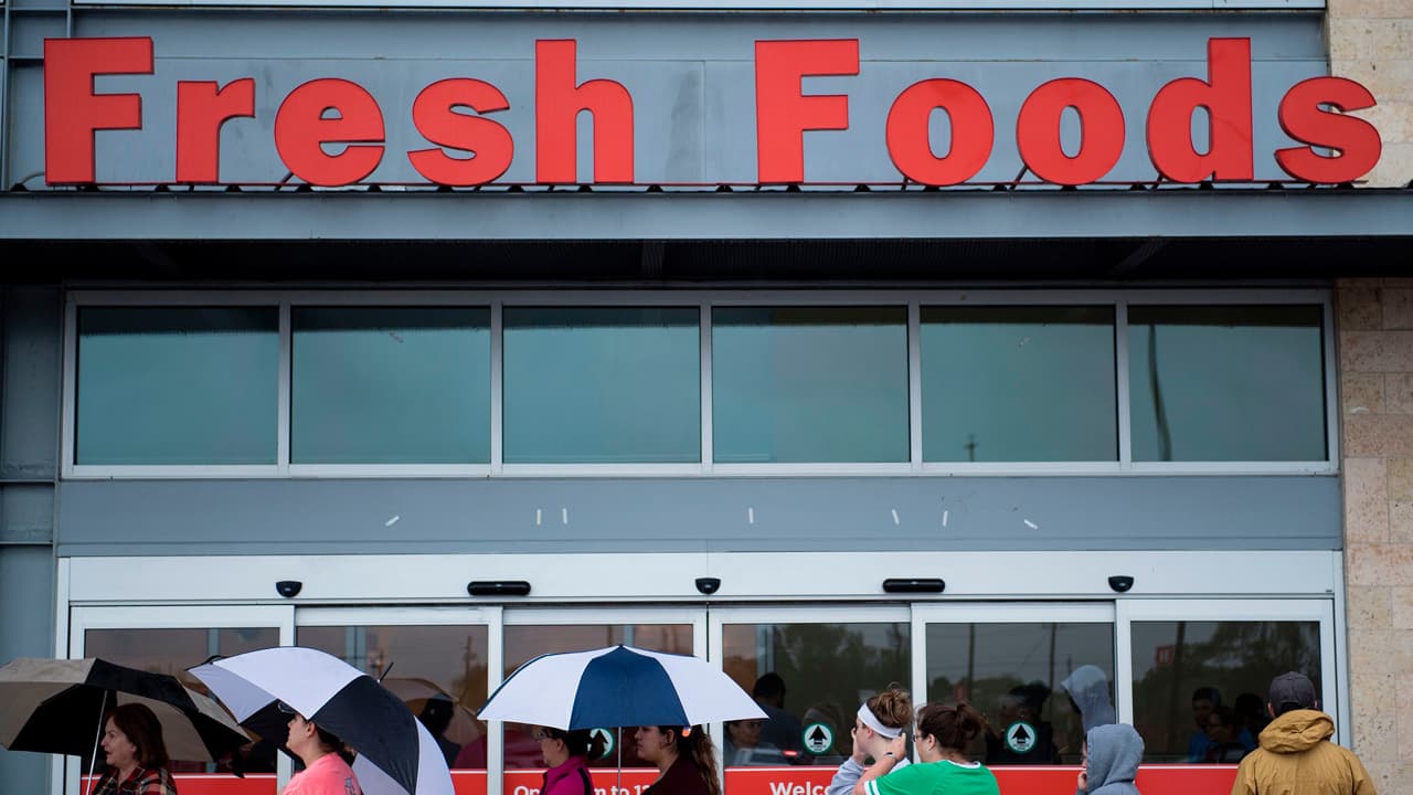 Cadena de supermercados HEB mantiene aumento de sueldo por emergencia de coronavirus