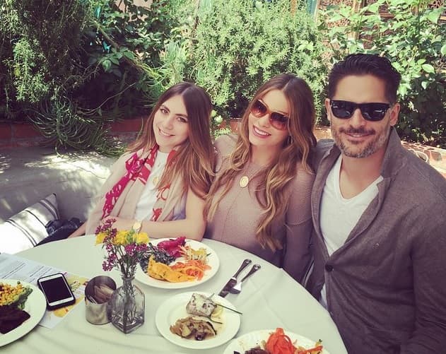 ¡Imparable! Cualquier chica quisiera comer tanto como Sofía y tener ese cuepazo.