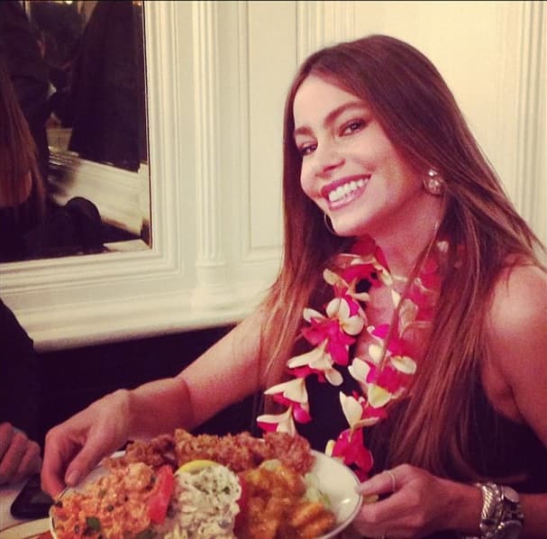 Postres y todo tipo de platillos, hacen feliz a Sofía Vergara.