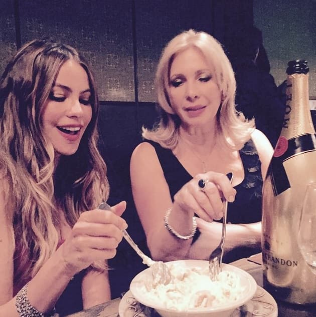 Entre amigas, un dulce postre sabe mejor.