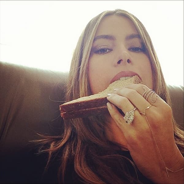 Las selfies que se toma son prueba de que Sofía es una glotona.