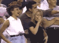 En menos de cuatro meses, 'Despacito' se convirtió en la primera canción en español desde 'Macarena' (1996-1997) en entrar en los diez primeros lugares de la lista de los 100 temas más exitosos del momento de la Billboard: 'Billboard Hot 100'.