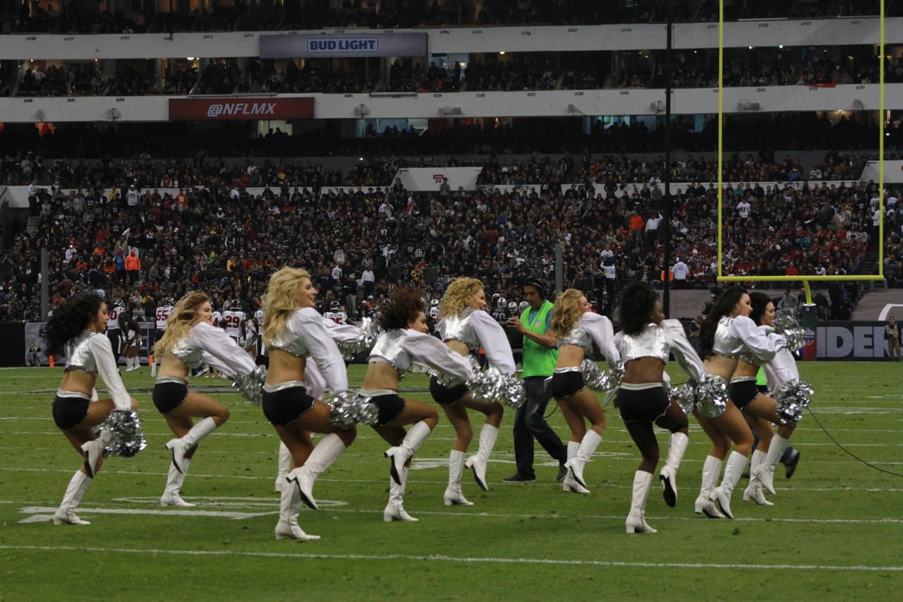 Miles de aficionados y apasionados de la NFL se dieron cita en el estadio Azteca para presenciar el duelo de Monday Night entre Raiders y Texans.