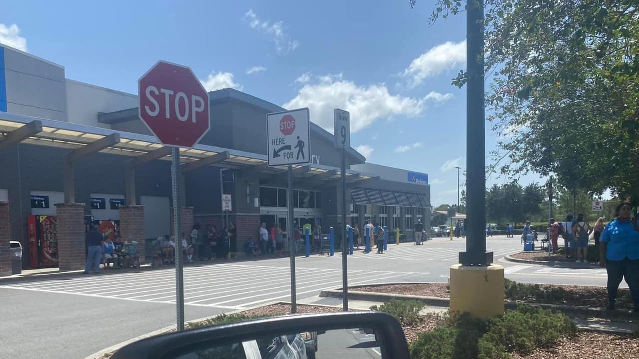 Walmart del condado Marion reabre tras amenaza de bomba