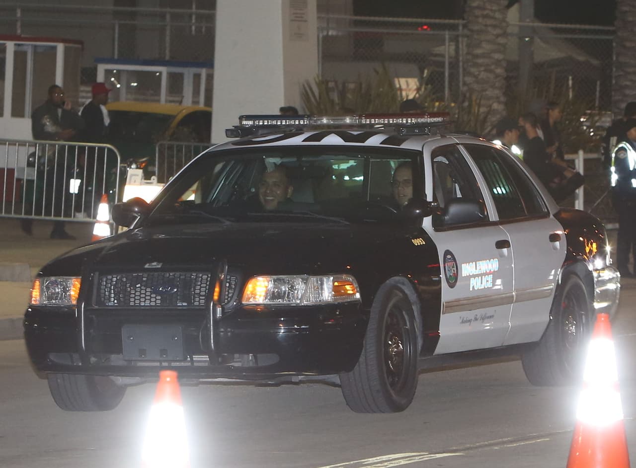 Ahora los acompaña una escolta policiaca a todos lados.