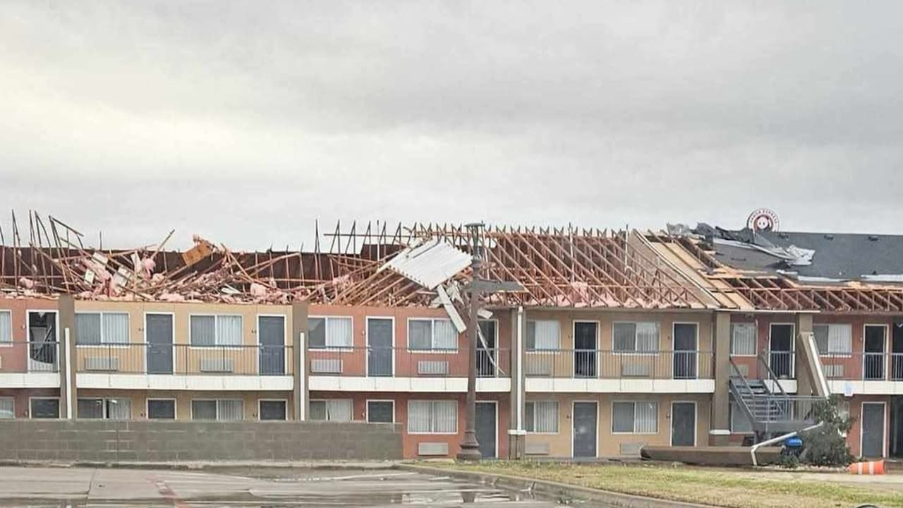 El paso de tormentas severas con fuertes vientos deja un muerto y varios daños en el norte de Texas