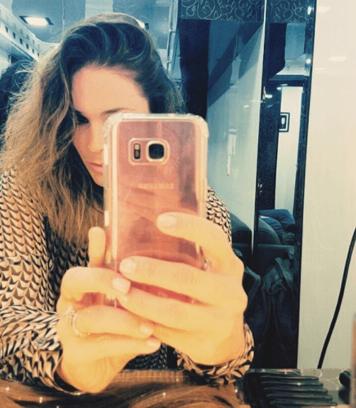 El anillo que recibió esta actriz y presentadora mexicana fue entregado durante las vacaciones de la pareja en Canadá en 2011.