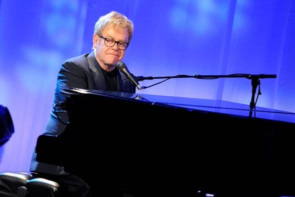 Elton John ofrece concierto gratis en West Hollywood