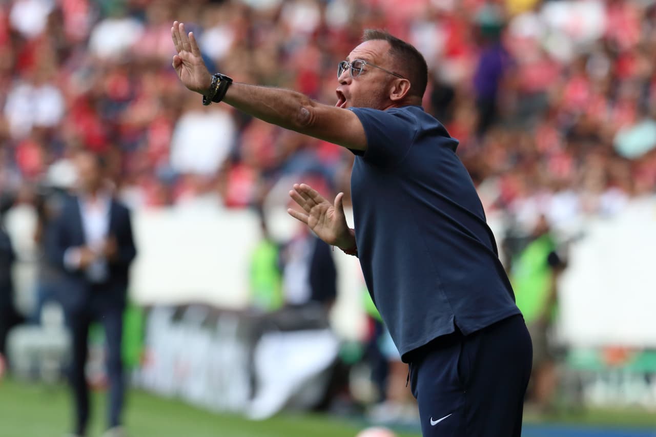 Atlas y Pumas se quedaron con las ganas y de la victoria al dividir puntos en un partido en el que humo emociones pero no goles.