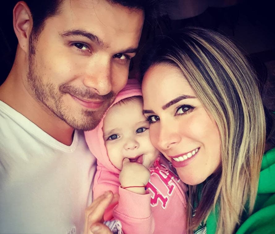 <b><a href="https://www.univision.com/famosos/gracias-por-sus-oraciones-y-carino-pero-brandon-peniche-no-tiene-covid-19-y-tampoco-su-embarazada-esposa-video" target="_blank">Brandon Peniche</a></b>, hijo del actor Arturo Peniche, es otro de los famosos que decidió agrandar la familia en estos tiempos. 
<br>