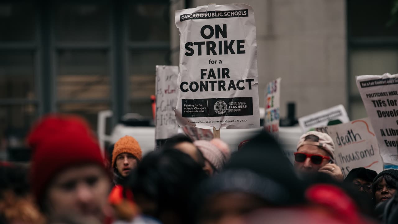 Miembros de CTU marcharán afuera del ayuntamiento de Chicago