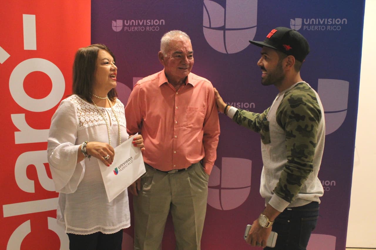 Listos para arrancar para Miami para la gran final de La Banda, Jaime A. Cabrera y su esposa Lilliam Rodríguez González, los felices ganadores de Claro te lleva a la gran final de La Banda, llegaron a Univision Puerto Rico a recoger su premio.