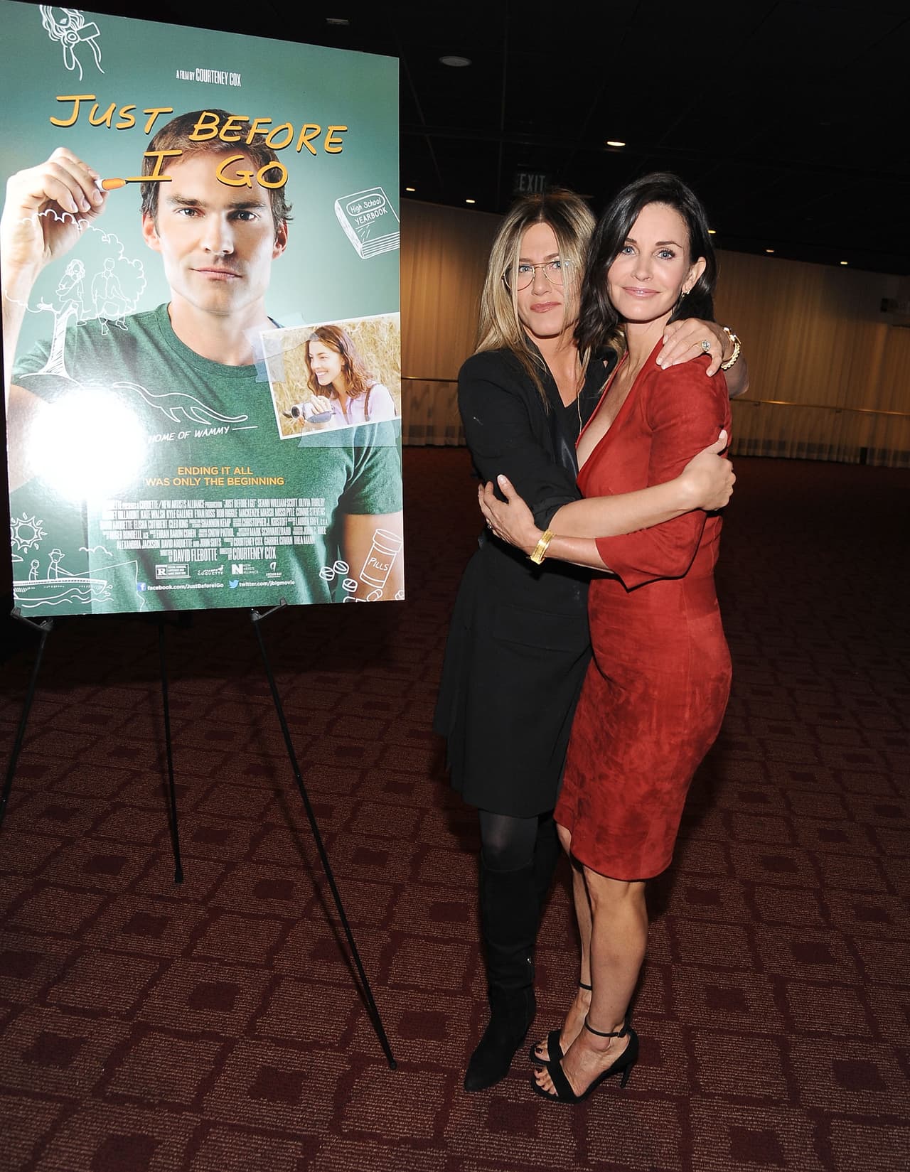 Jennifer Aniston la acompañó en la alfombra roja.