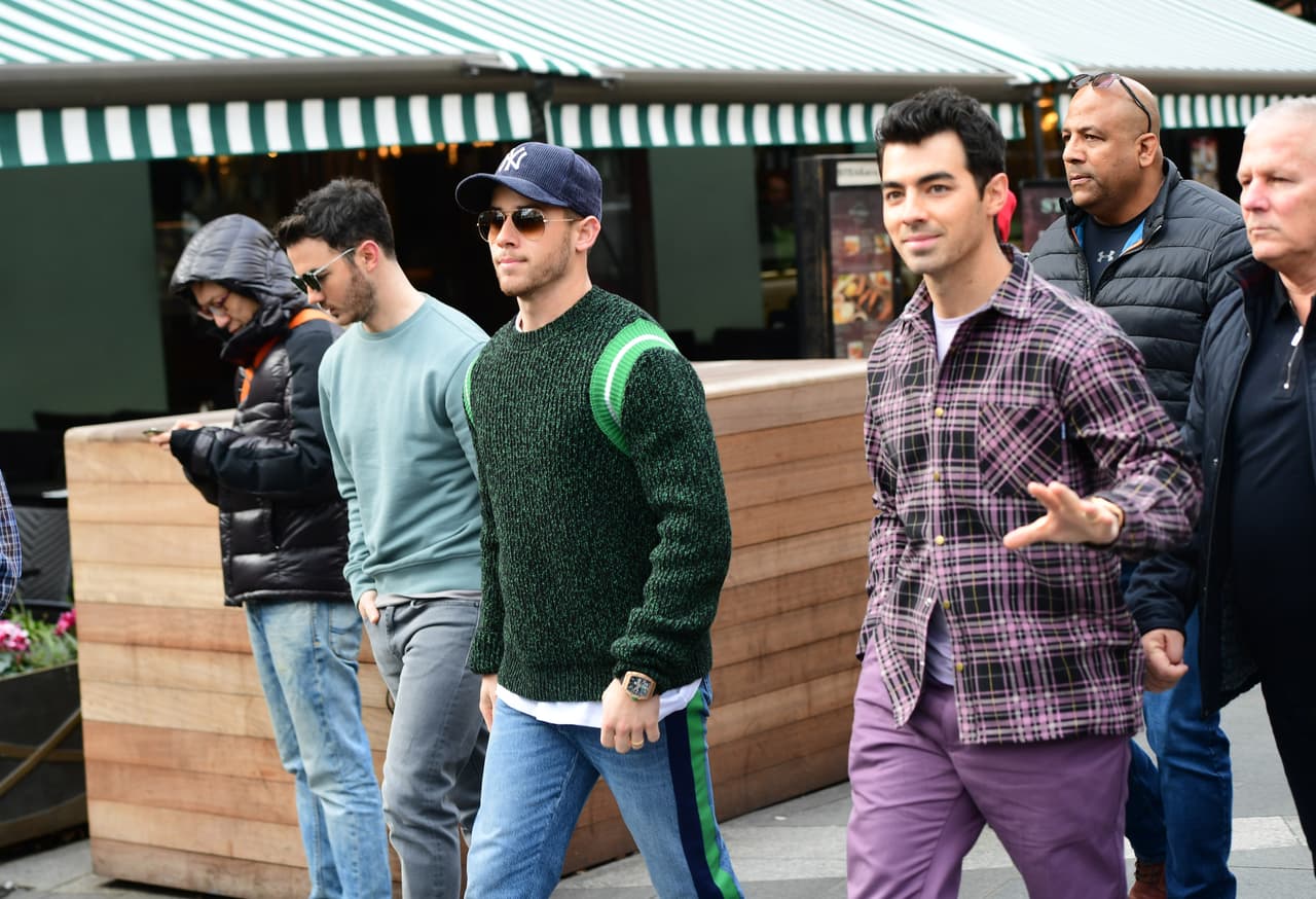 A finales del mes pasado, Nick, Joe y Kevin Jonas publicaron en 
<b><a href="https://www.instagram.com/p/B7tAU0cnI6D/?utm_source=ig_embed" target="_blank">su cuenta de Instagram</a> </b> el anuncio de la residencia que tendrán del 1 al 18 de abril en el Park Theatre en Park MGM, de Las Vegas, Nevada.