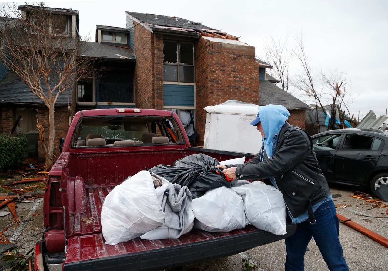 Una serie de tornados azotaron en diciembre de 2015 el área de Texas comprendida por los condados de Dallas, Ellis y Collin, y dejaron severos daños especialmente en las ciudades de Rowlett and Garland.