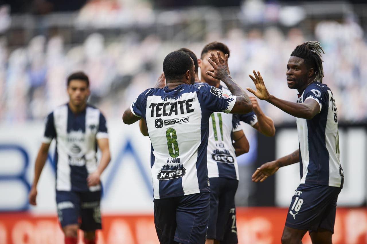 En un duelo muy cerrado, las anotaciones de Maxi Meza y Mauro Manotas hacen que Monterrey y Tijuana dividan los puntos. Los regios acumulan una racha de tres encuentros sin poder ver la victoria. Con el empate Xolos se mantiene en la cuarta posición de la tabla con 13 unidades.
