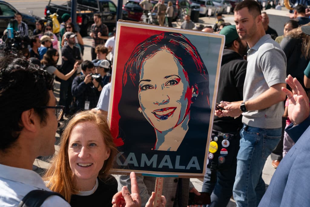 Por los ataques de los que ya es blanco Kamala Harris, London Breed recordó a los demócratas que su trabajo "es apoyar y defender su historial" de servicio público.