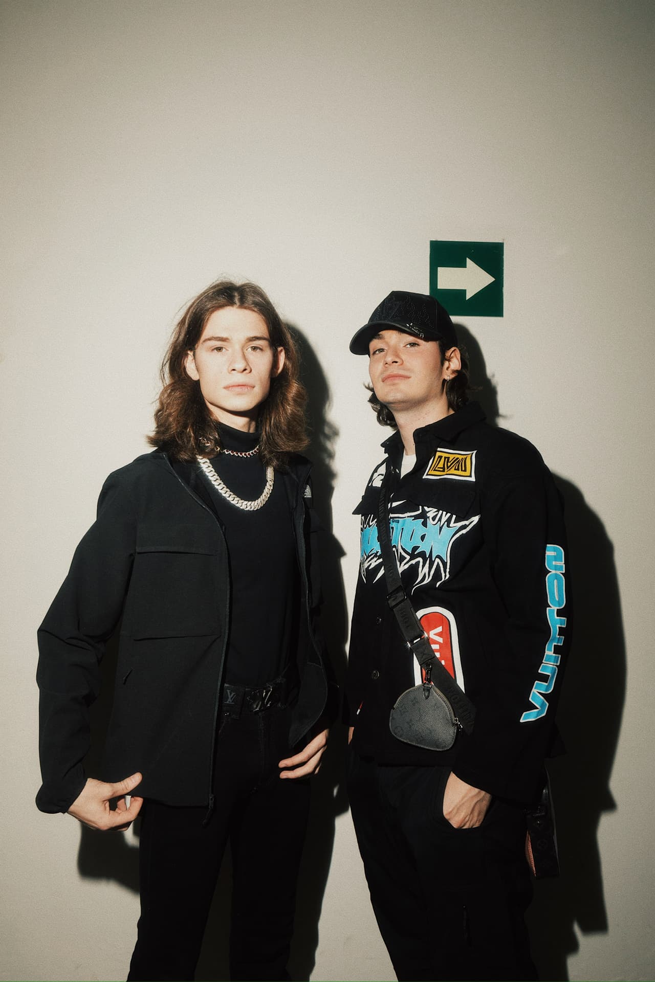 <h2 class="cms-H2-H2">Los Esquivel estarán por primera vez en los Latin AMAs 2024</h2>
<br>Los hermanos Sebastián y Eugenio Esquivel formaron su dueto de corridos bélicos y gracias a TikTok lograron dar a conocer su música. Su sencillo 'Alucin' junto a Marca Registrada, tiene más de 36 millones de vistas en YouTube.