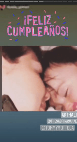 La orgullosa mamá compartió tiernas imágenes inéditas de
<b><a href="https://www.univision.com/shows/despierta-america/thalia-invento-un-cuento-para-que-su-hija-dejara-su-chupi"> los primeros meses de vida de la niña</a></b> que la transformó como ser humano.