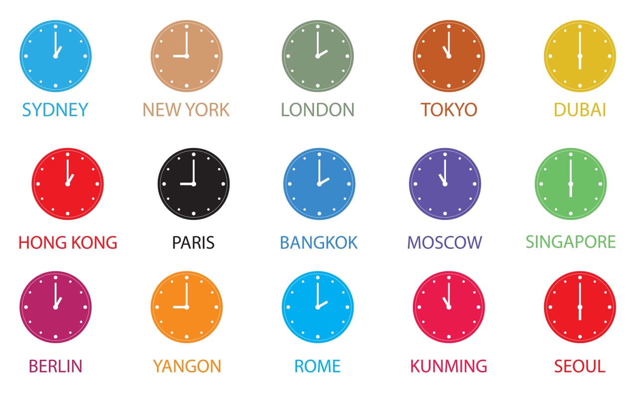 Este año tendremos el primer plenilunio del 2016 el día 23 de enero a las 8.47 pm, hora del Este de Estados Unidos que corresponde a la 1:47 am tiempo universal, y por supuesto, a diferentes horarios según la latitud y longitud geográfica en que vivas , o sea, en cada país o región.
