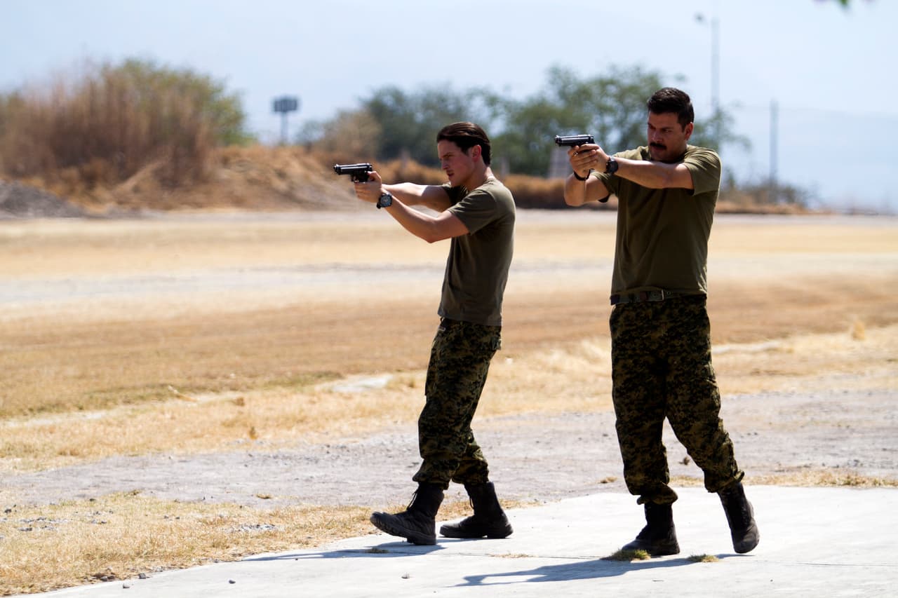 Al verla en la pista de vuelo, el coronel Santamaría y Rubio salieron para advertirle que no se marcharía.