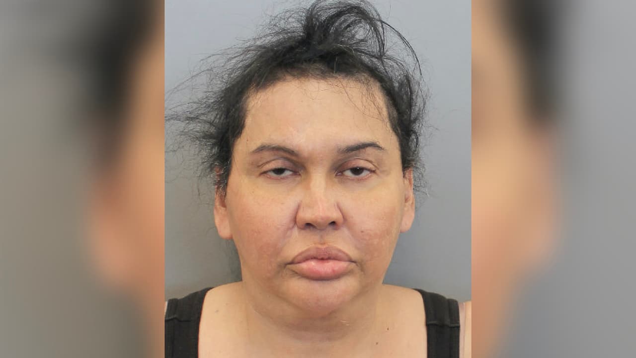 ¿La conoces? La acusan de causarle la muerte a una paciente tras inyectarle silicona en el trasero