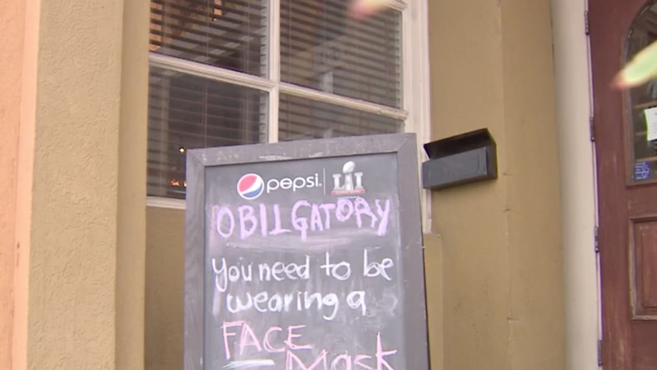 La nueva orden contempla que toda persona mayor de 10 años deberá usar mascarilla o cobertura facial al visitar establecimientos comerciales o eventos públicos.