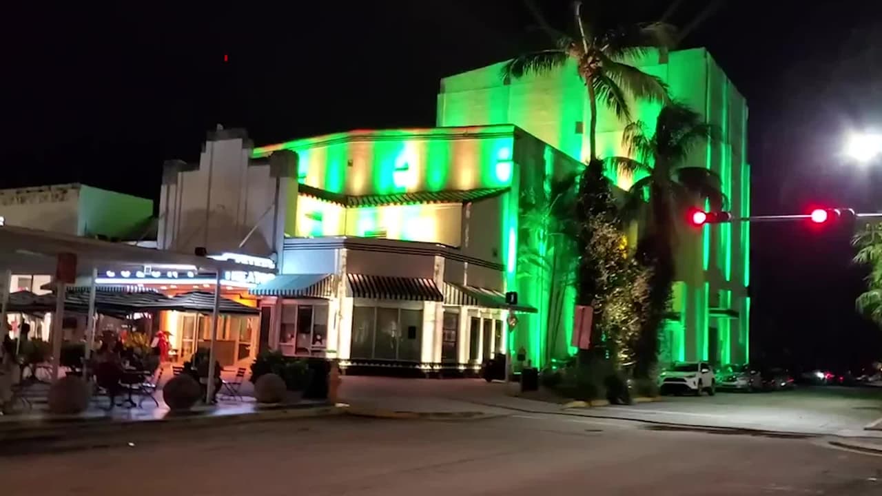 El Colony Theatre se viste de luces para animar las noches de Miami Beach
