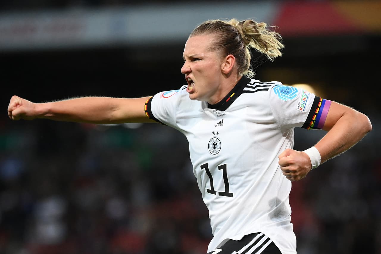 Gracias a un espectacular doblete de Alexandra Popp, Alemania venció a Francia y se metió a la Final en busca de su noveno título de la Euro Femenil. Ahora se verá las caras ante la local Inglaterra.