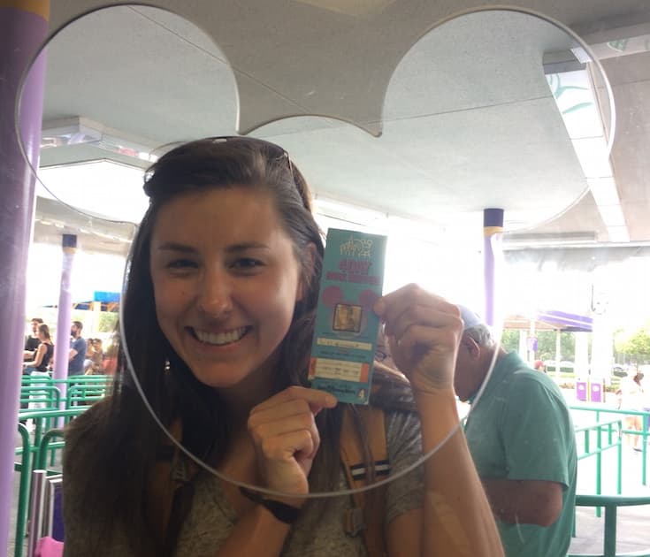 Mujer usa boleto de 1994 para entrar a Disney en Orlando